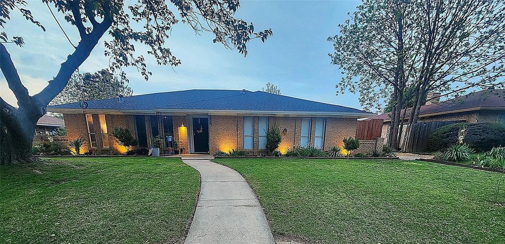 1519 College Parkway, Lewisville