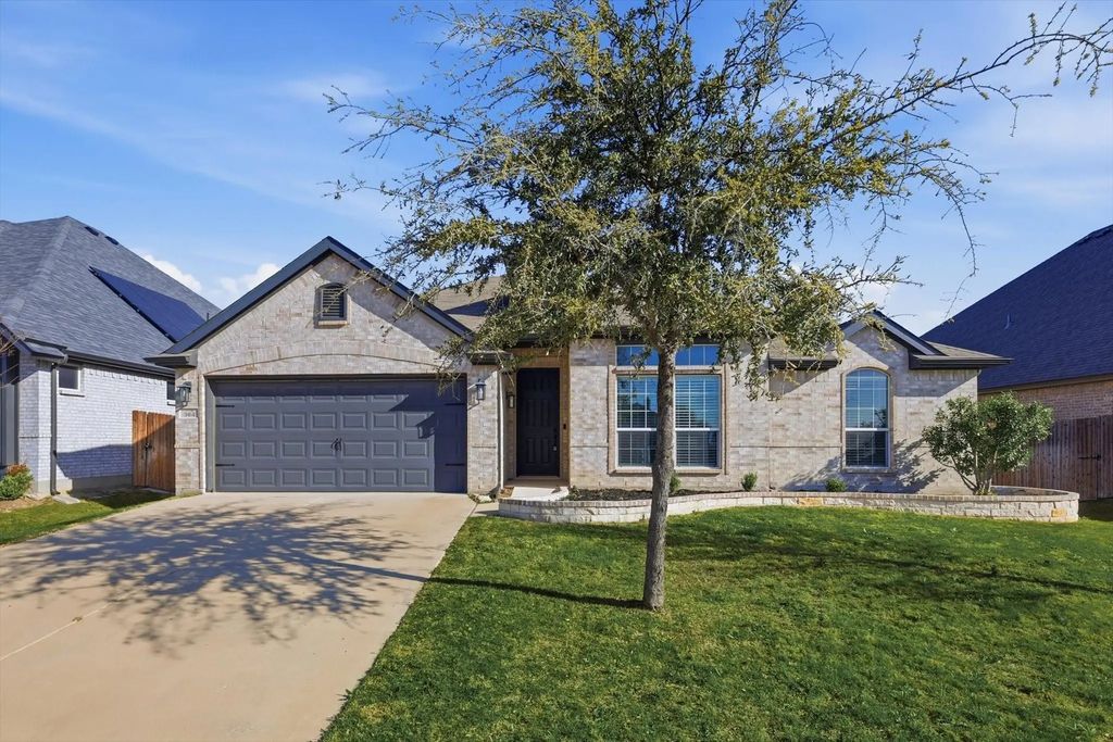 364 Sugar Creek Lane, Saginaw