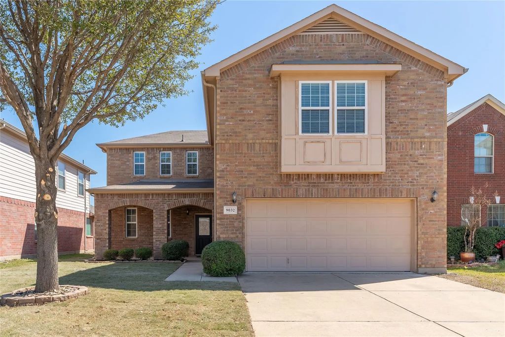 9032 Yellow Cedar Trail, Fort Worth