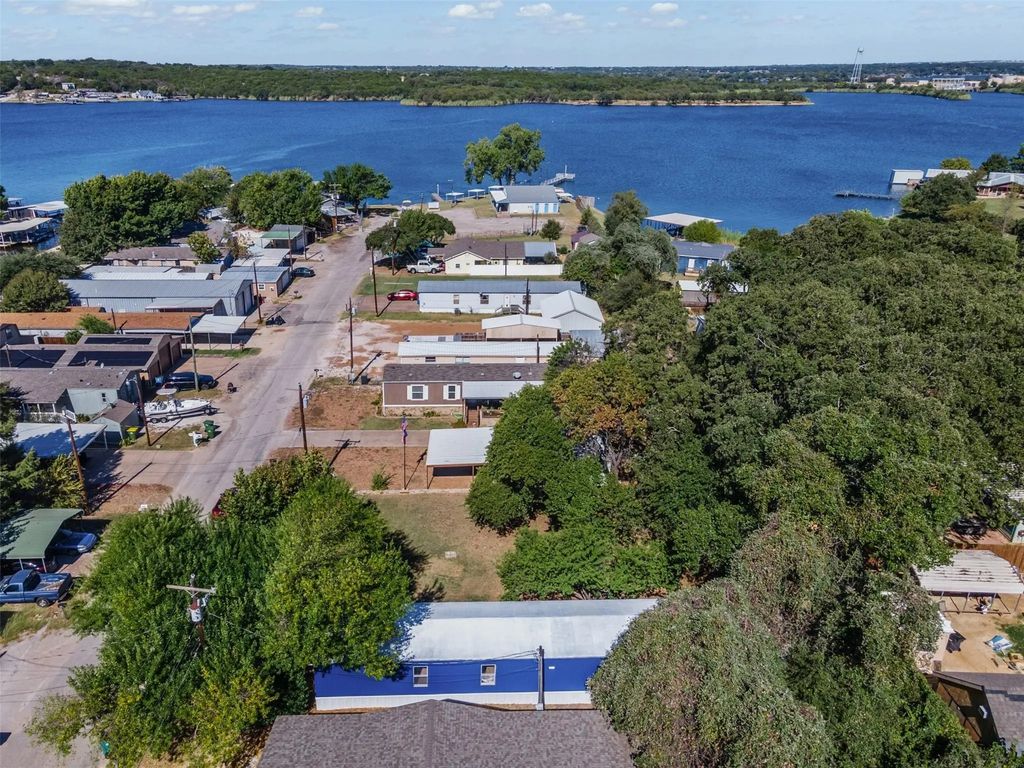 6525 Blue Water Court, Granbury