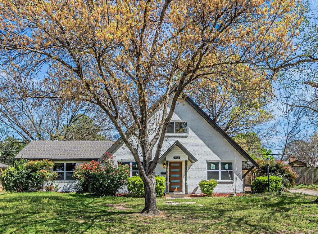 1160 Harrison Lane, Hurst