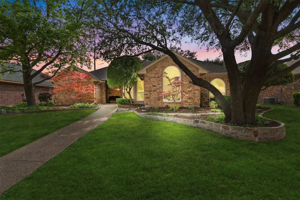 1104 Timberbend Trail, Allen