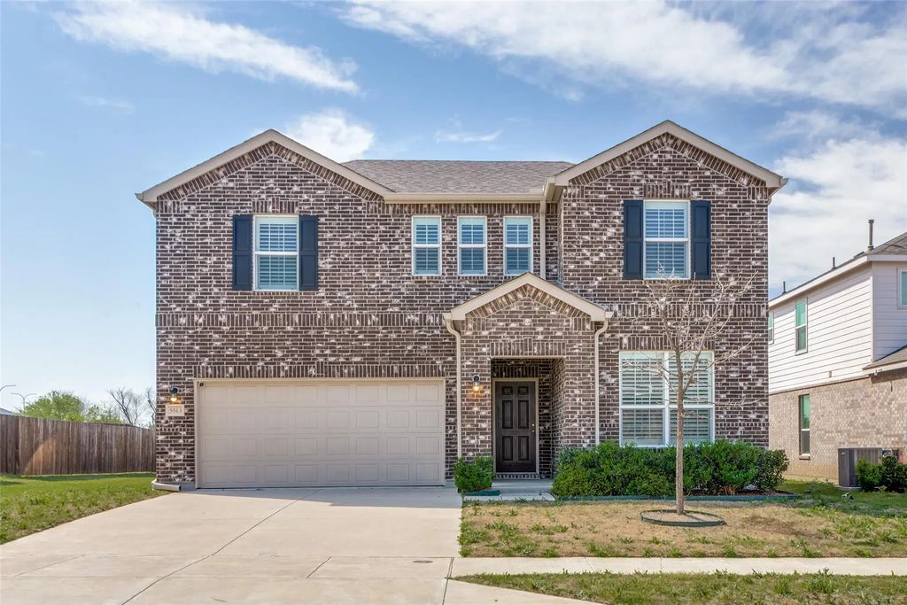 5513 Apple Grove Way, Fort Worth