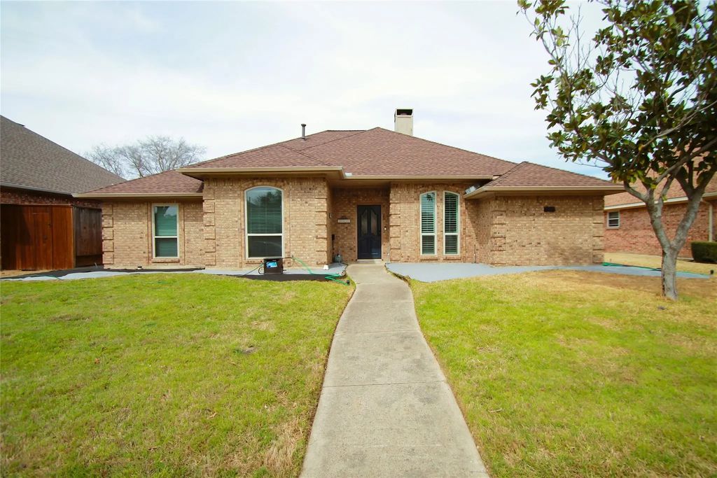 3929 Alto Avenue, Carrollton