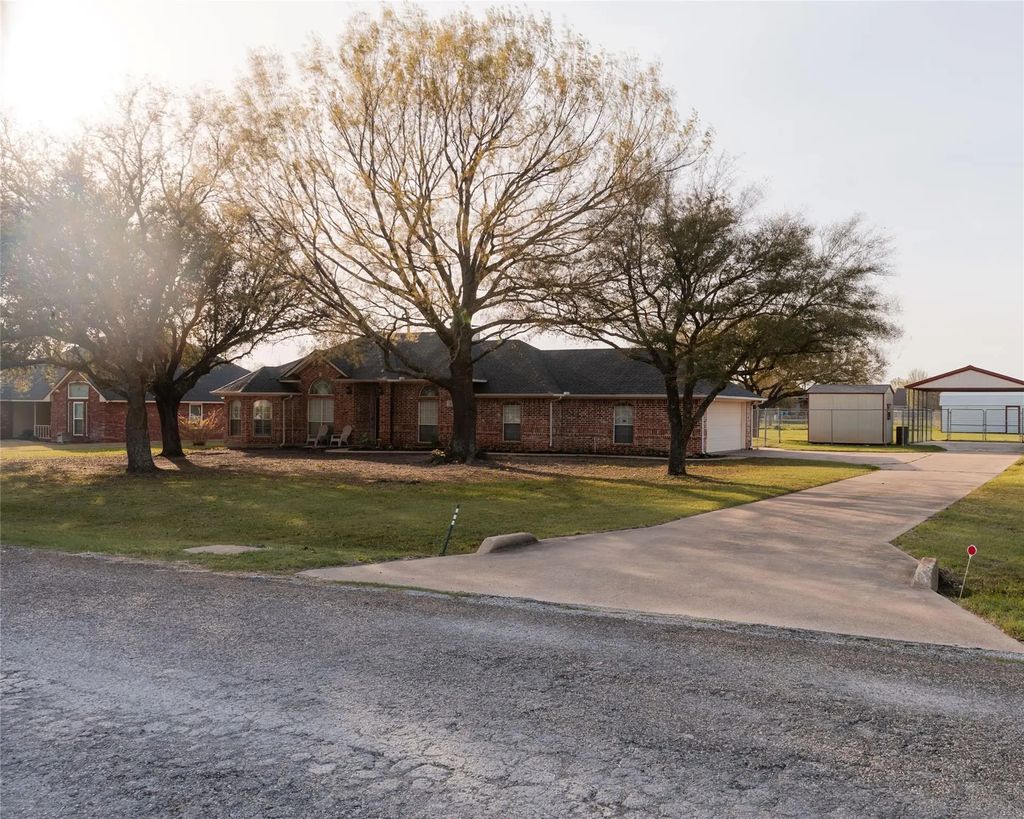 111 Fox Trail, Red Oak