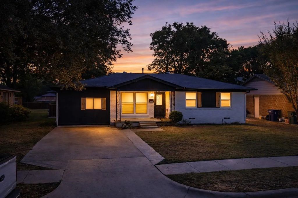 2901 Maple Drive, Garland