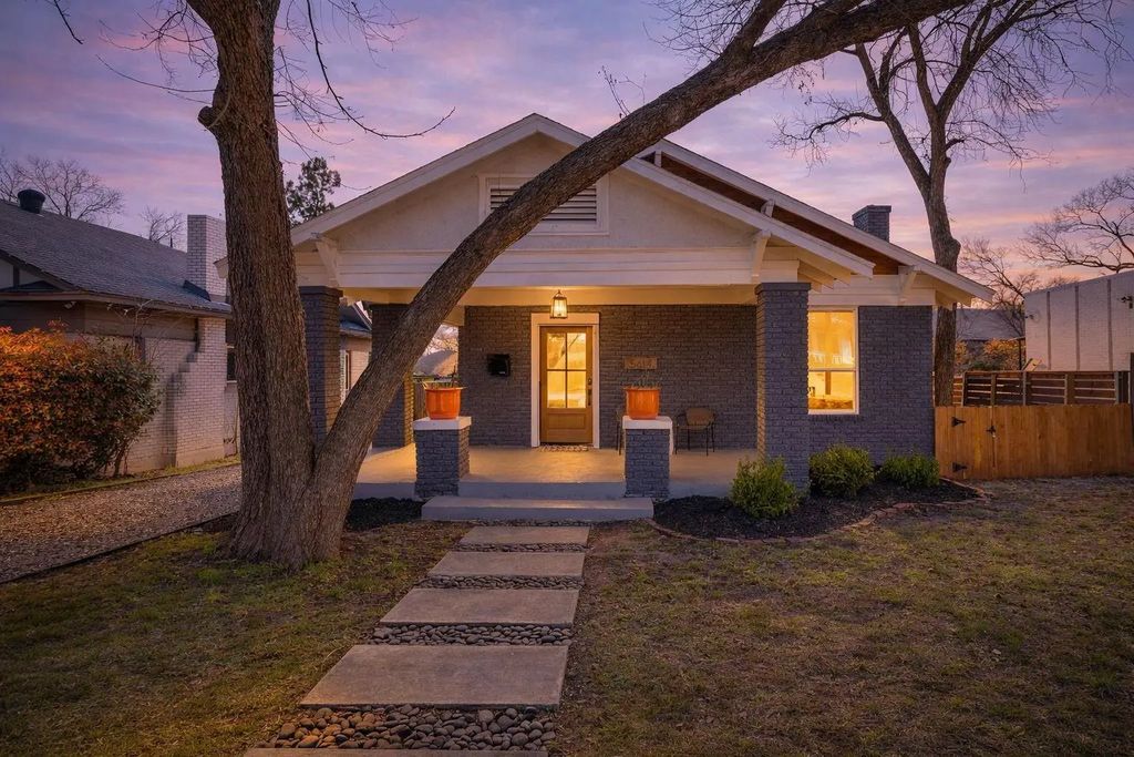 5614 Richmond Avenue, Dallas