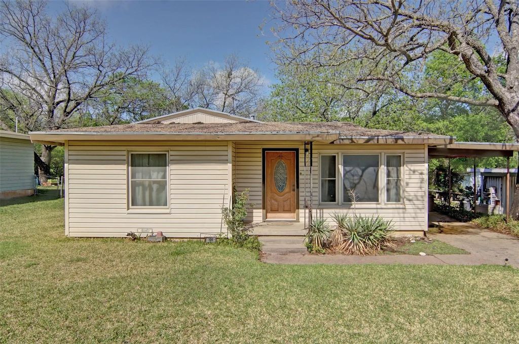 1224 S Brazos Street, Weatherford