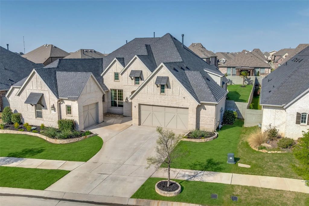 1509 Petal Court, Argyle