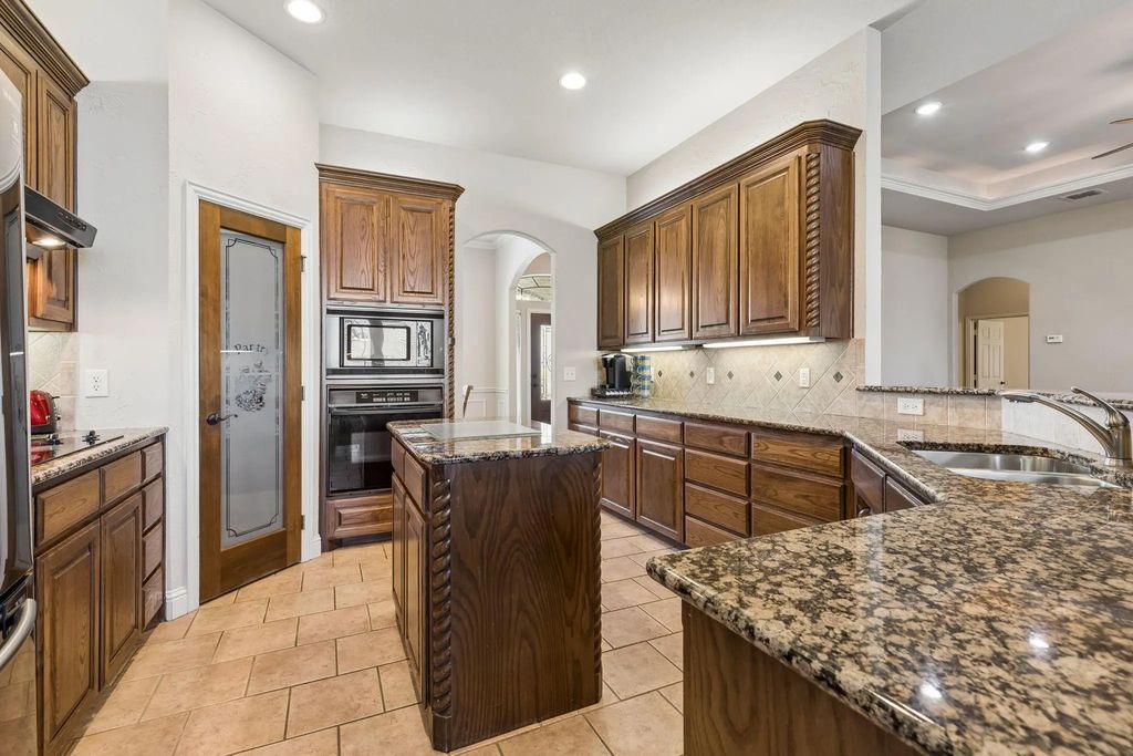 600 Lonesome Trail, Haslet