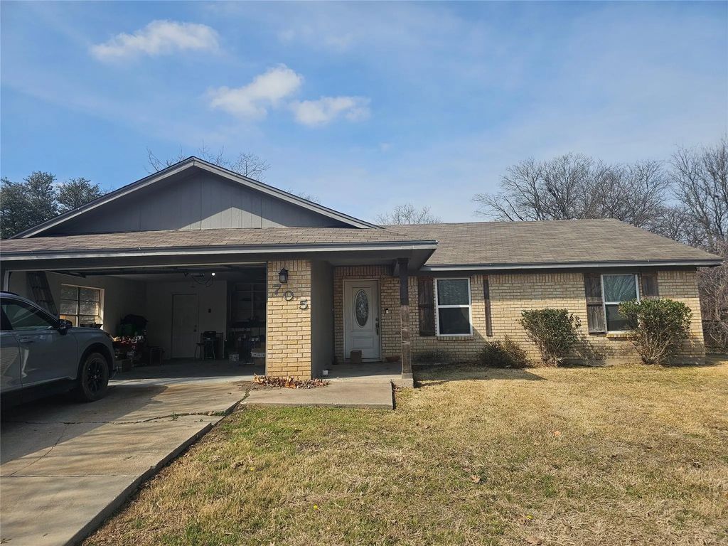 705 Rosedale Drive, Hewitt