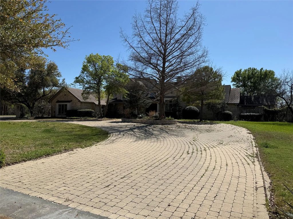 2316 Starlight Court, Arlington
