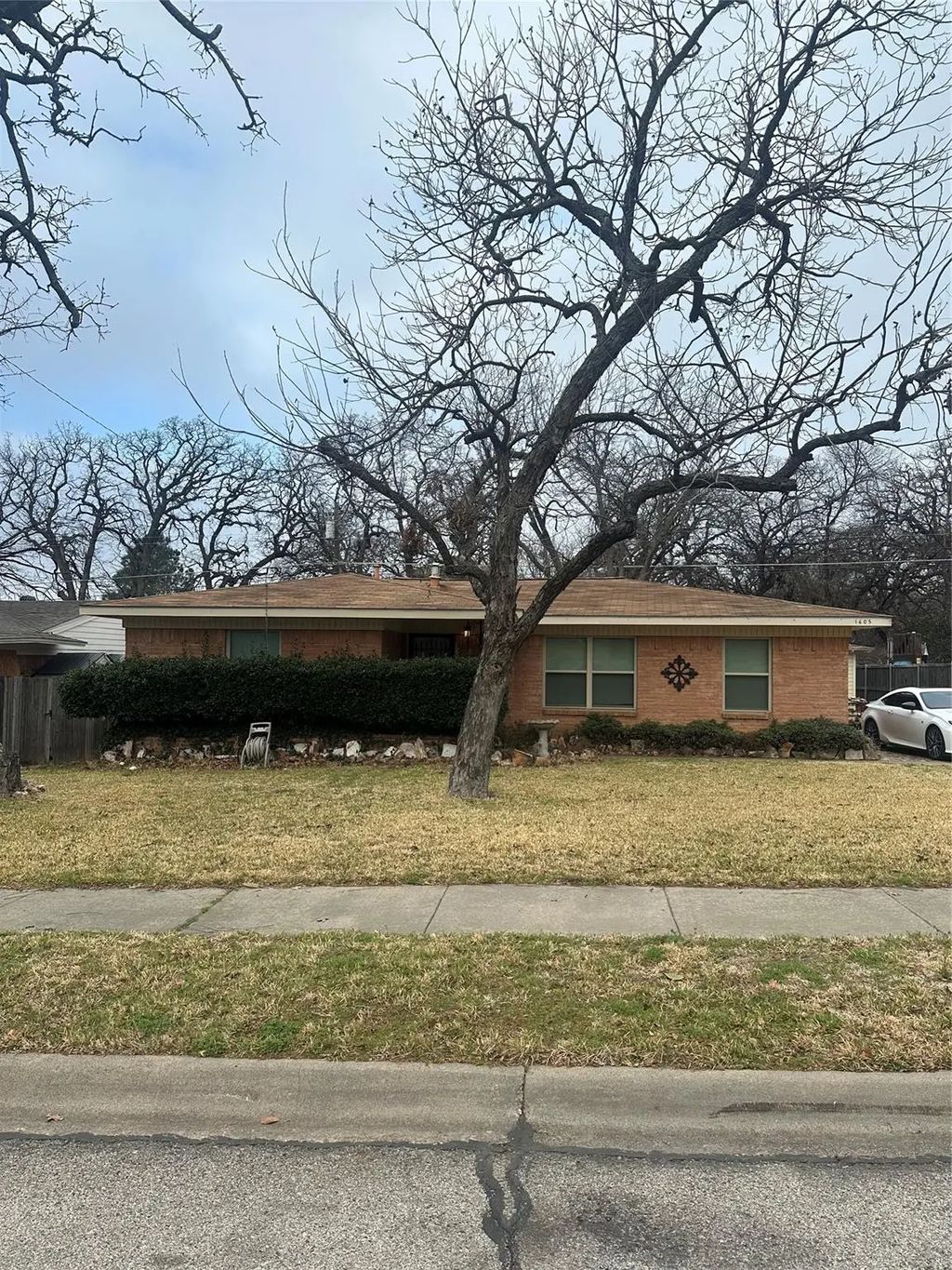 1605 Ronne Drive, Irving