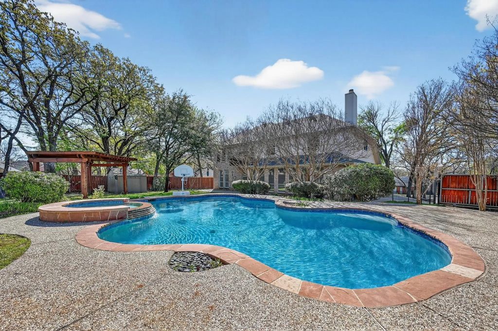 4617 Oak Springs Drive, Flower Mound