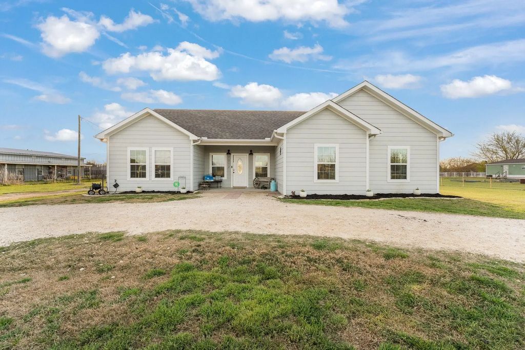 7012 Starling Street, Joshua
