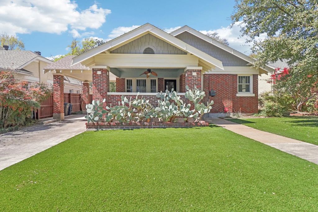 1406 Clover Lane, Fort Worth