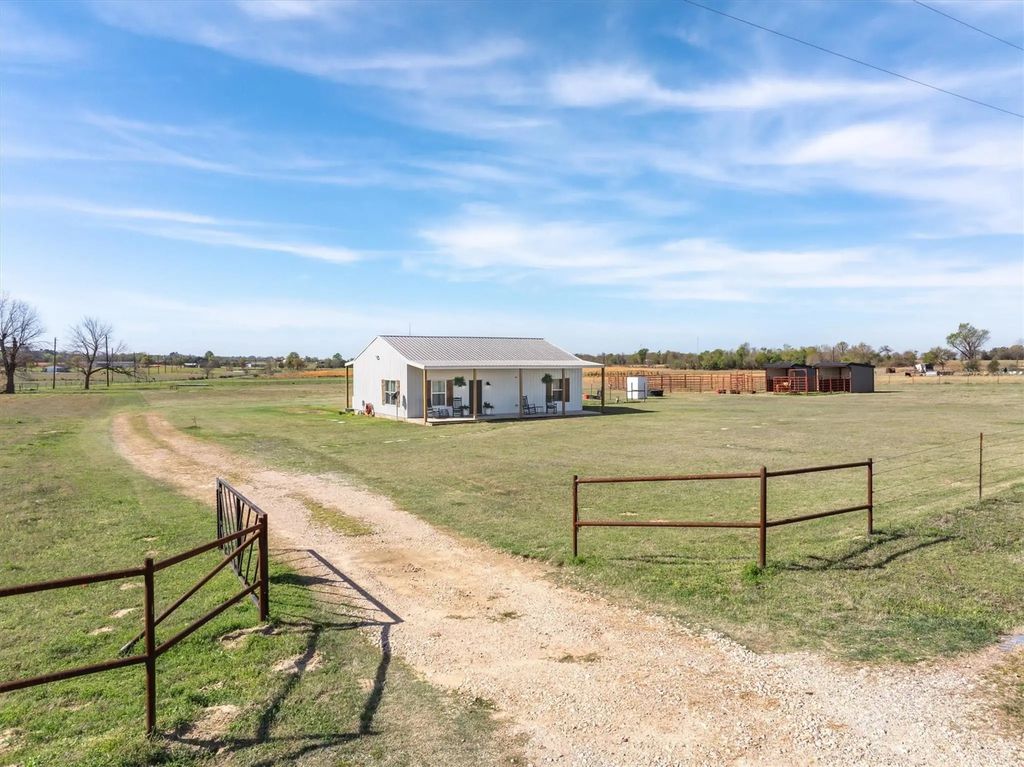 1744 Vz County Road 2303, Canton