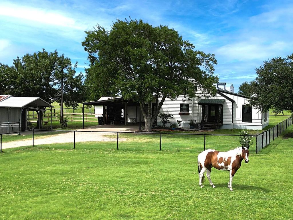 5974 County Road 4100, Kaufman