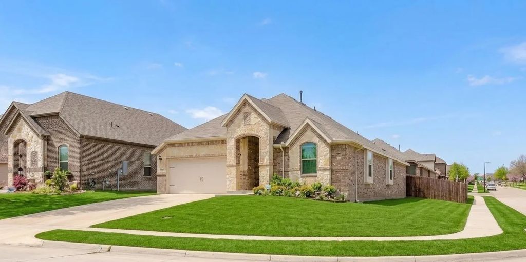 1413 River Vale Road, Garland