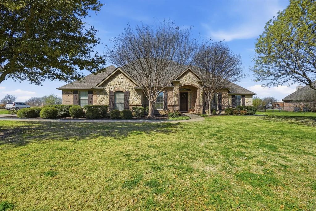 11079 Sarah Lane, Fort Worth