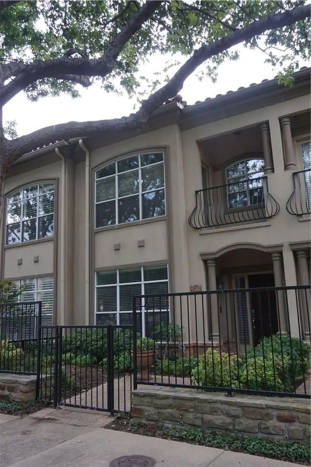 3809 Travis Street, Dallas