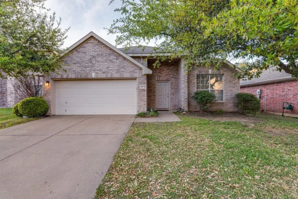 4712 Palm Ridge Drive, Fort Worth