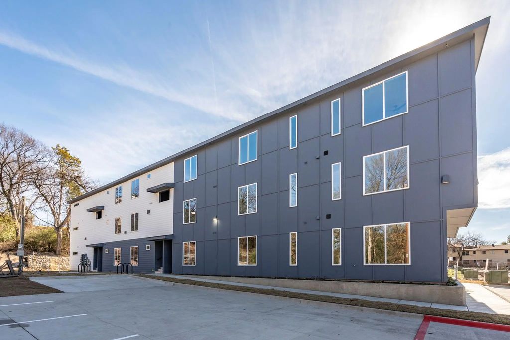 948 S Corinth Street 13, Dallas