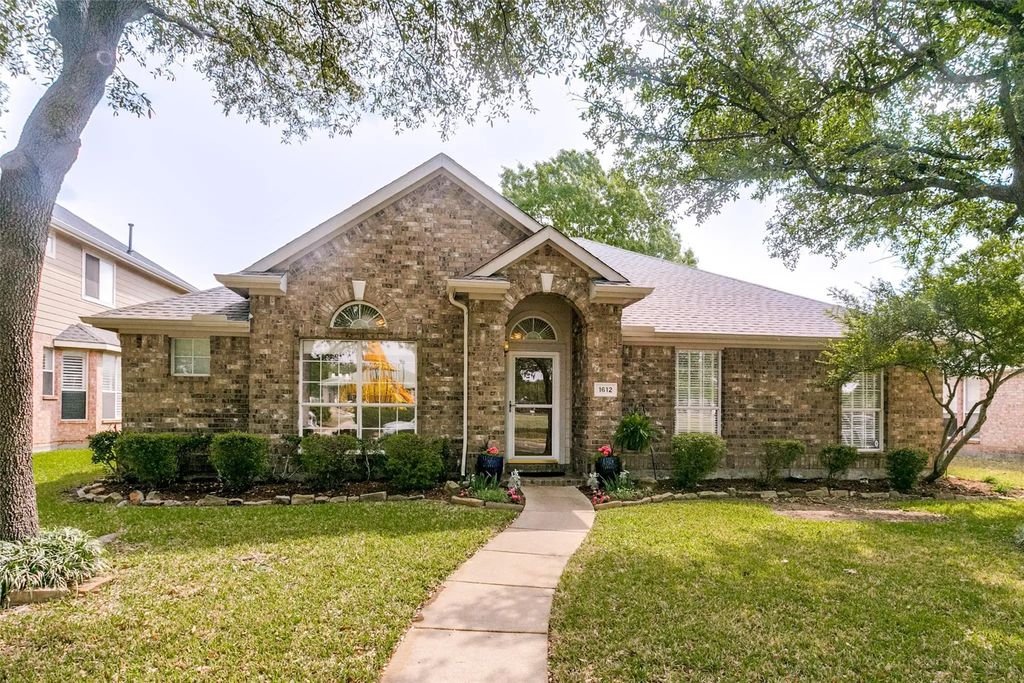 1612 Woodson Drive, Allen