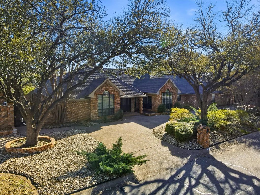 1005 Hemphill Drive, Cleburne