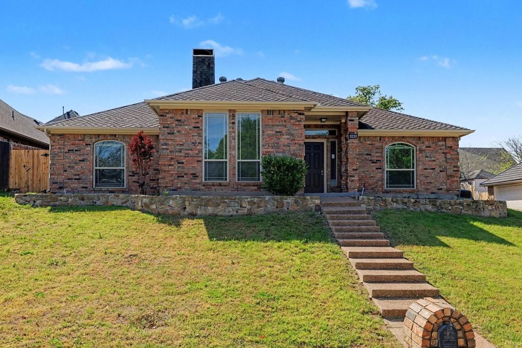 3233 David Drive, Hurst