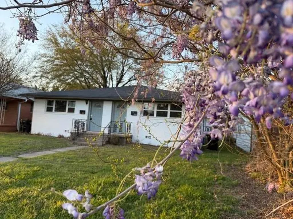 925 W Morton Street, Denison