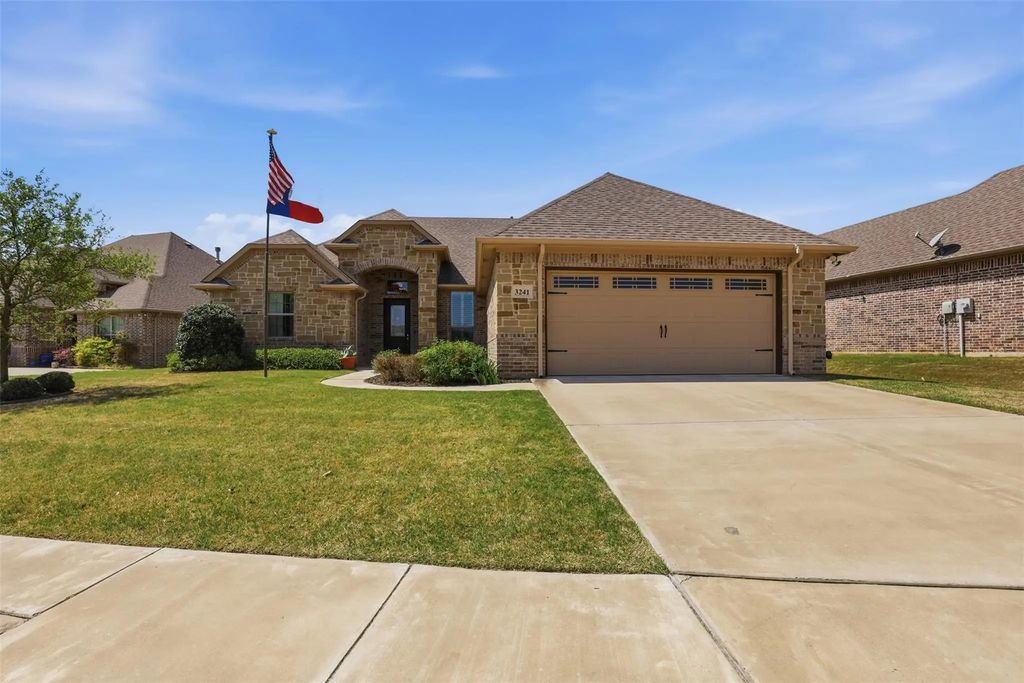 3241 Boat Landing Trail, Granbury