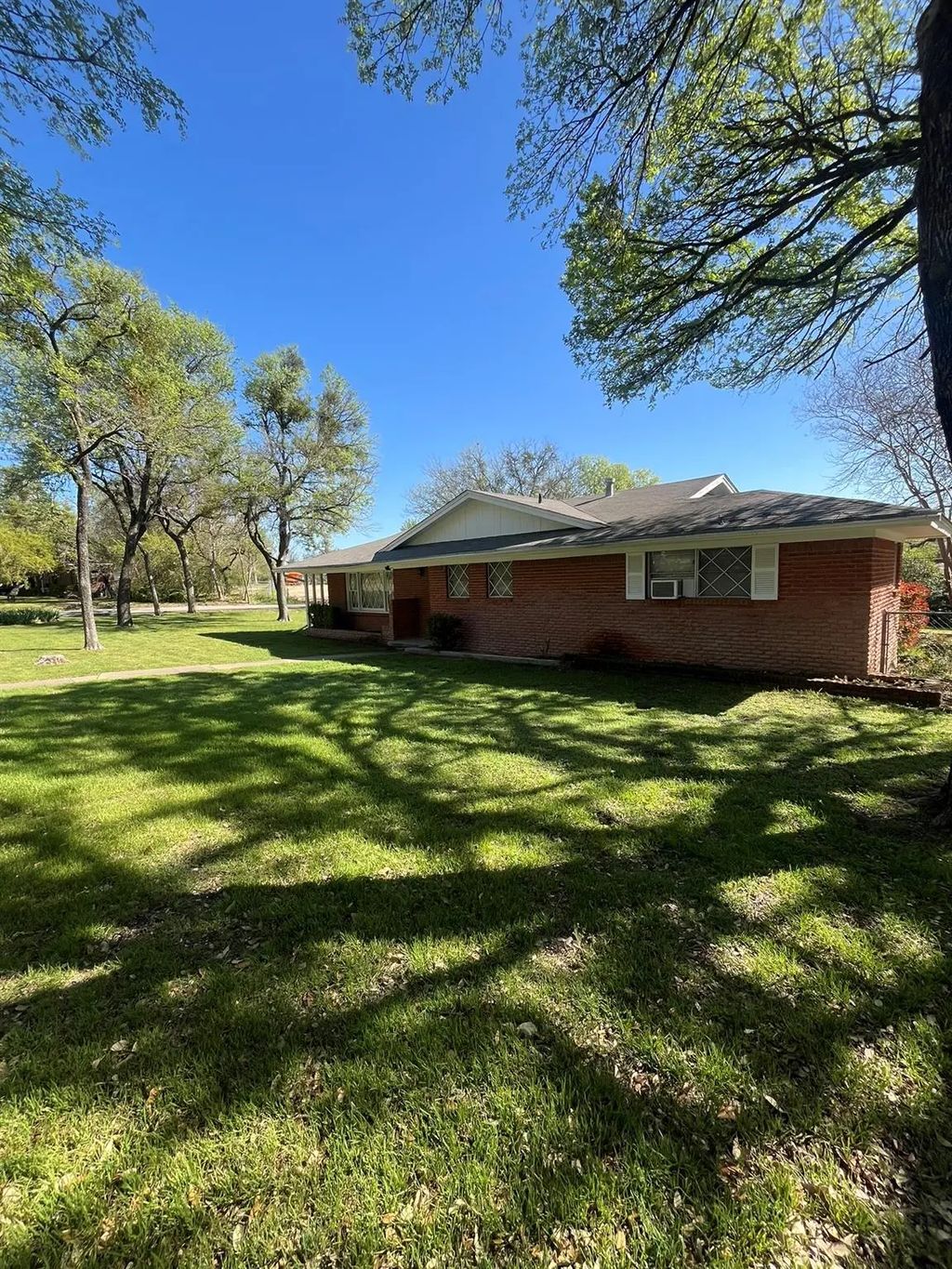 111 Lakeridge Road, Lakeside