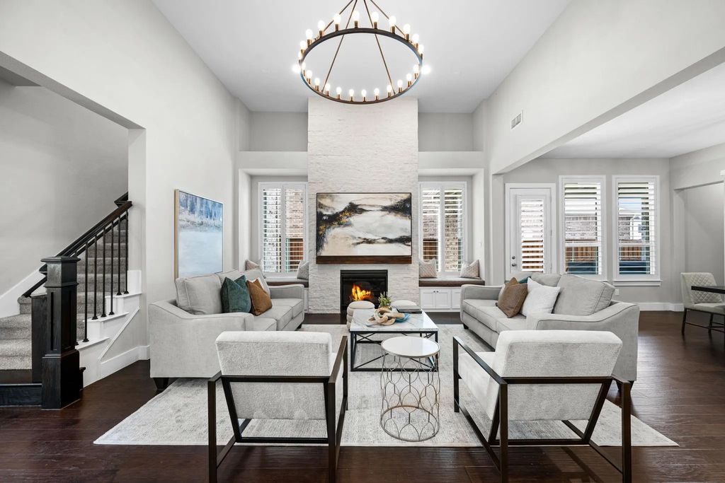 1509 Amesbury Way, Farmers Branch