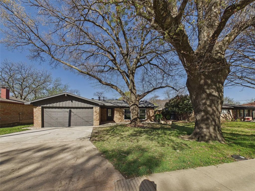 9501 N County Road, Frisco