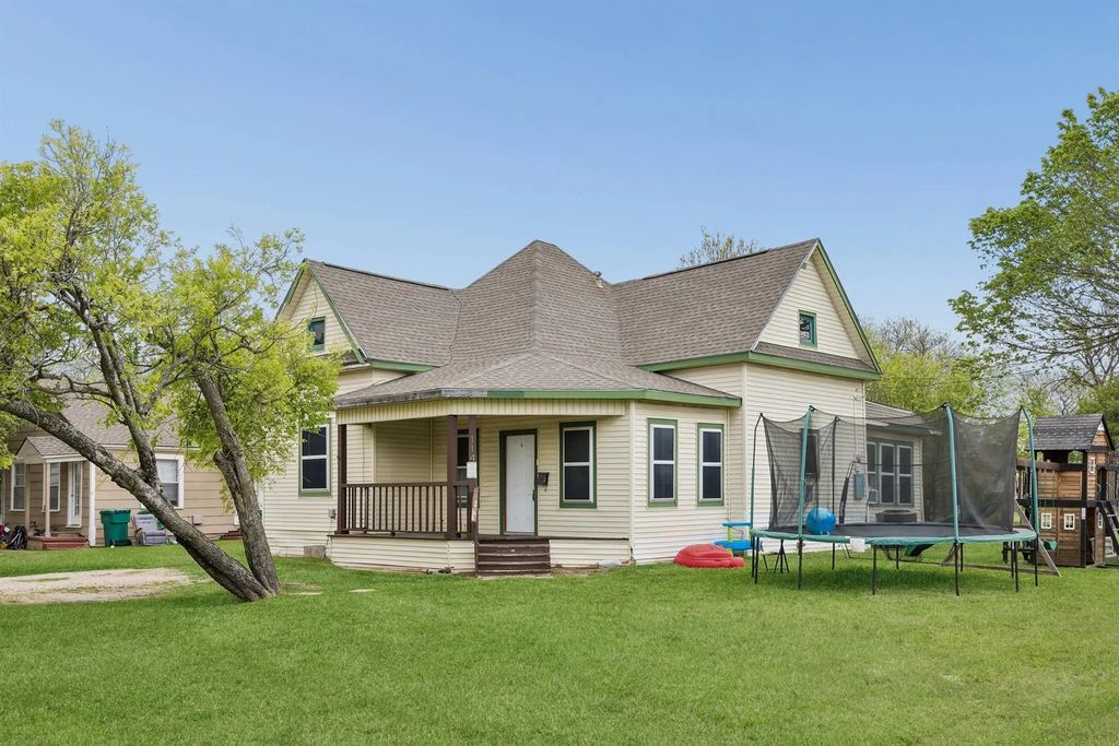114 S Baker Street, Ferris