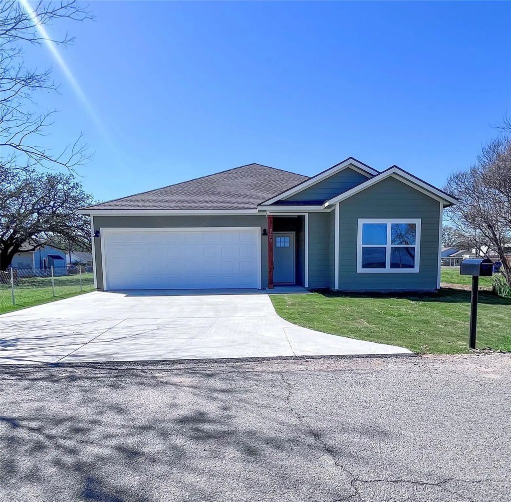 729 N 9th Avenue, Denison