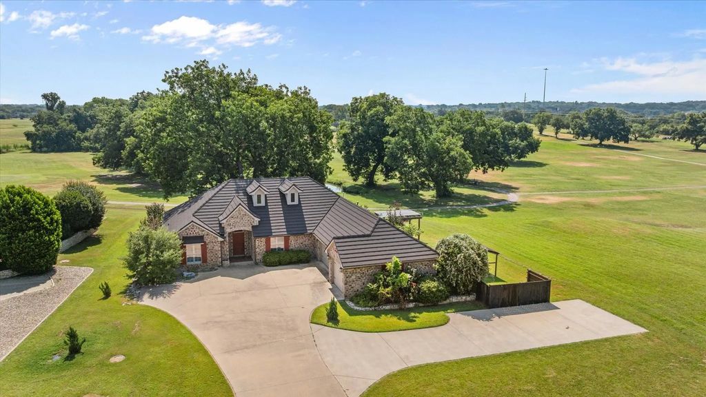 1621 Rockview Drive, Granbury