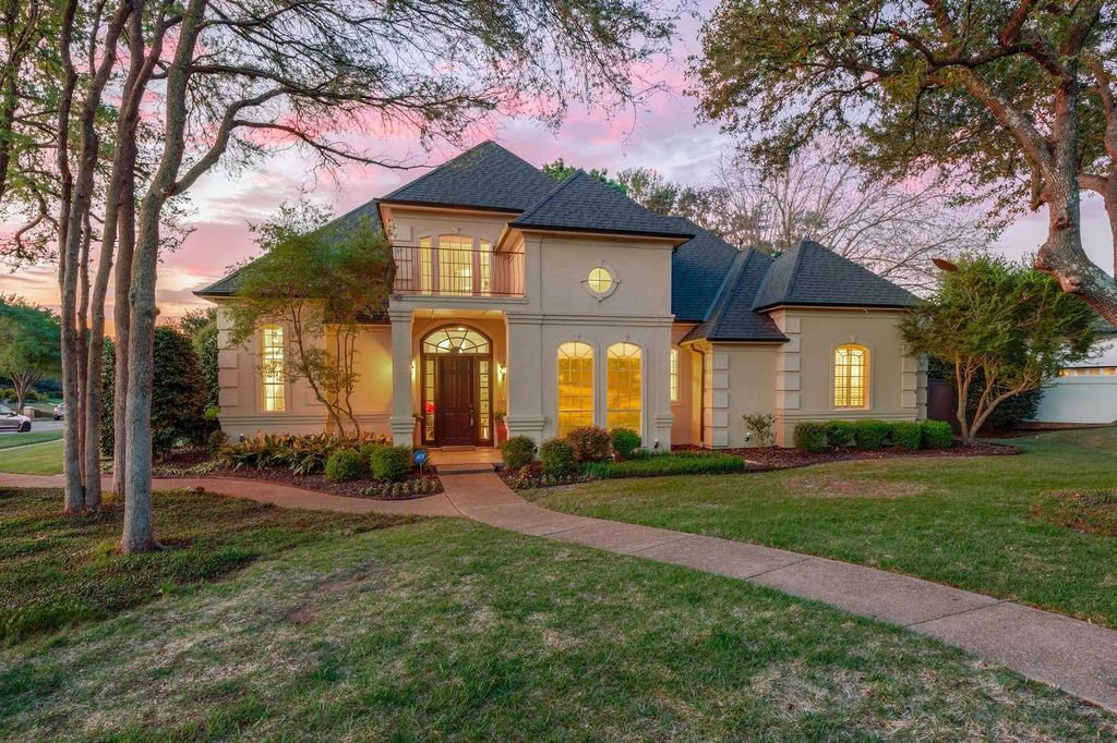 115 Creekway Bend, Southlake