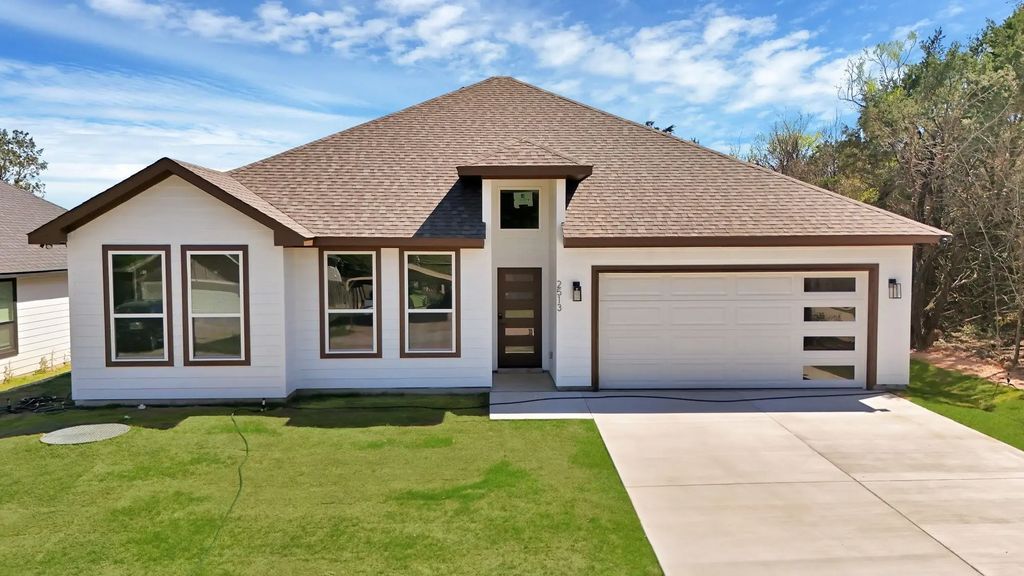 2513 Austin Court, Granbury