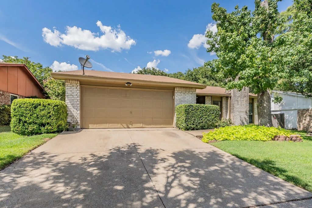 4017 Rushmoor Drive, Arlington