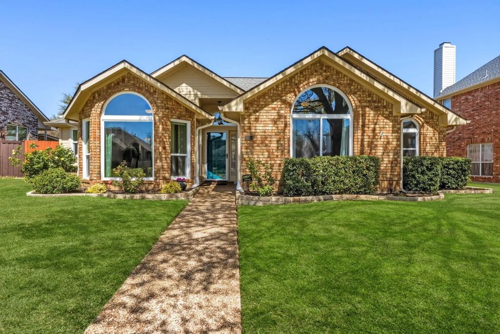 1315 Blue Jay Drive, Lewisville