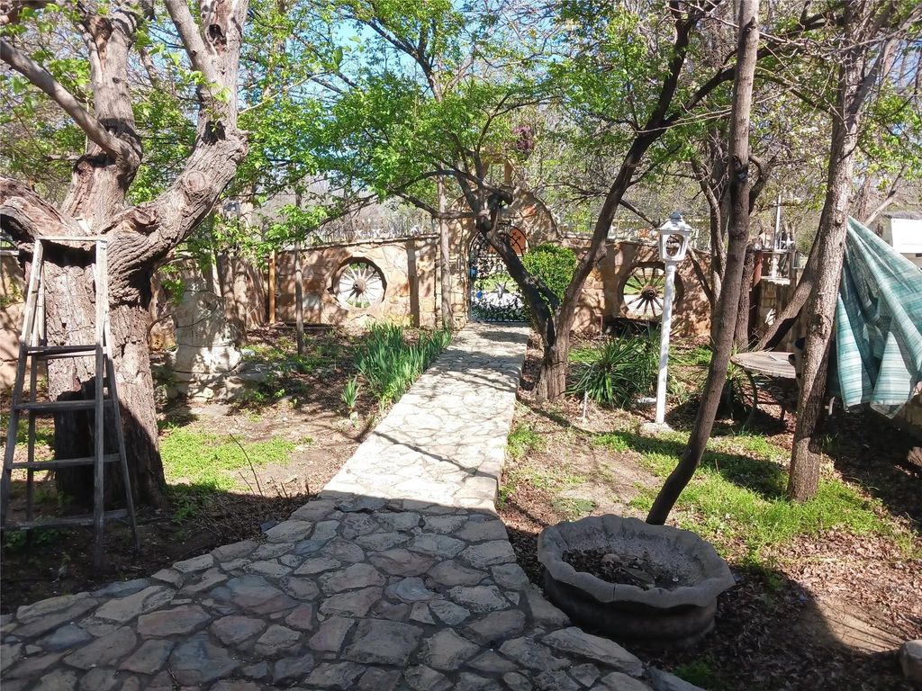 1408 Altman Drive, Arlington