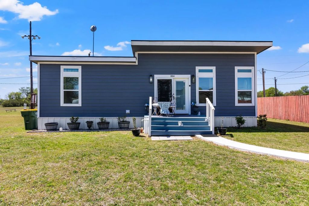 804 Cherry Drive, Groesbeck