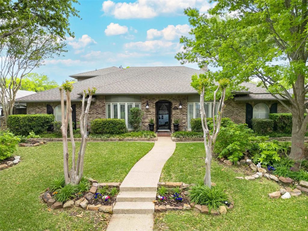 10011 Hickory Crossing, Dallas