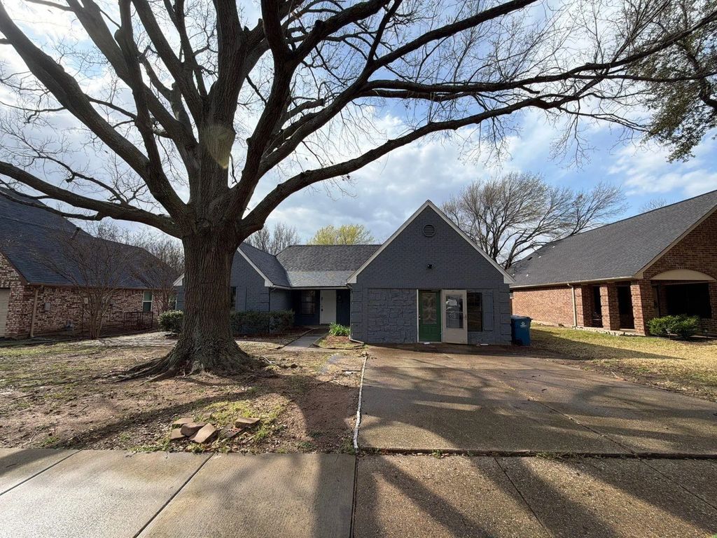 8105 Courageous Drive, Rowlett