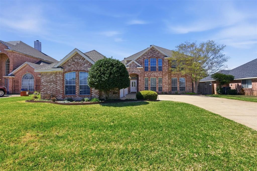 2302 Whisperton Drive, Arlington
