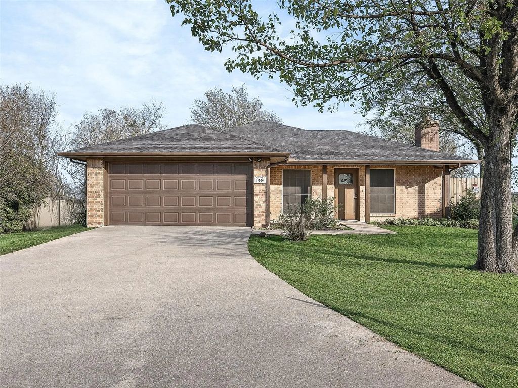 1006 Oakchase Court, Azle