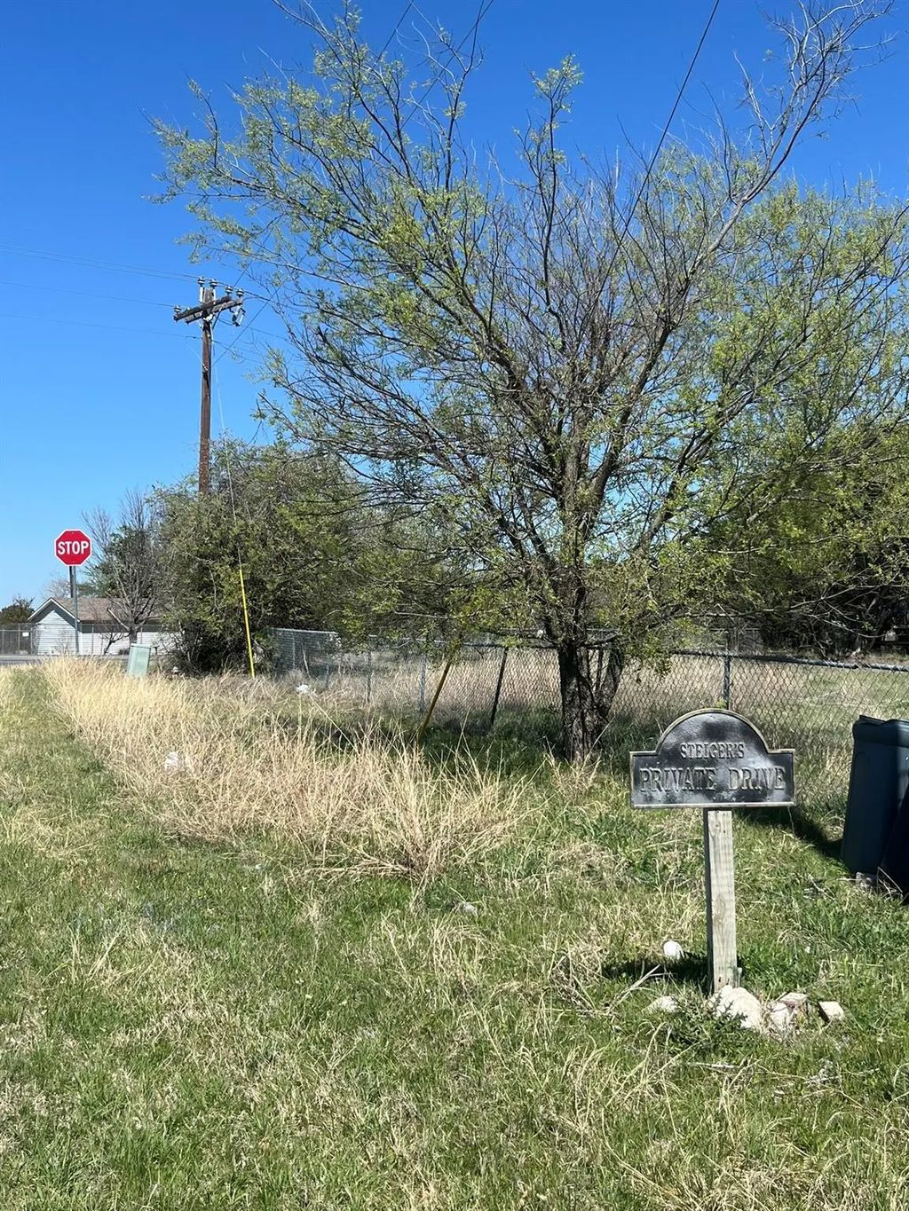 100 E Shangri La Drive, Azle