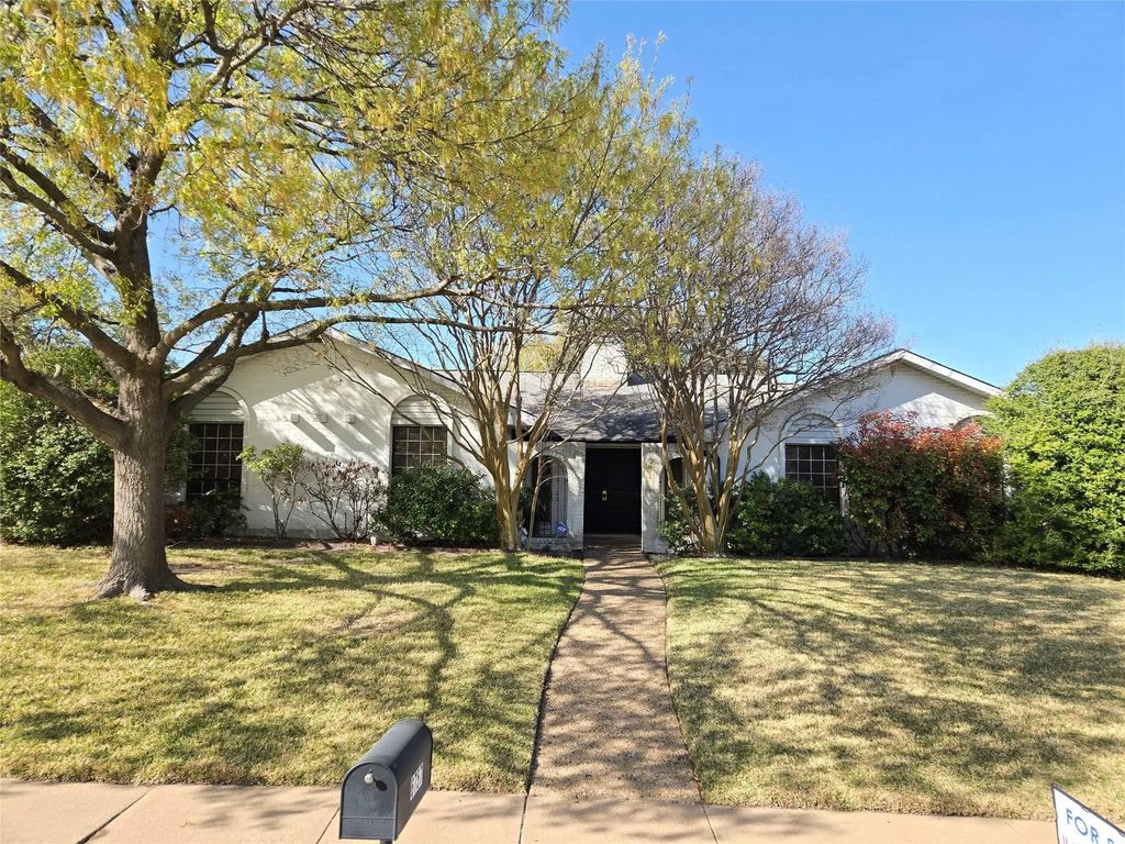 6757 Orangewood Drive, Dallas